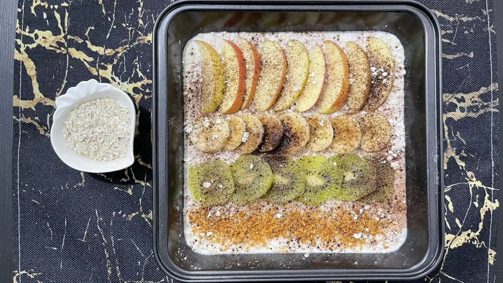 Oatmeal porridge dish