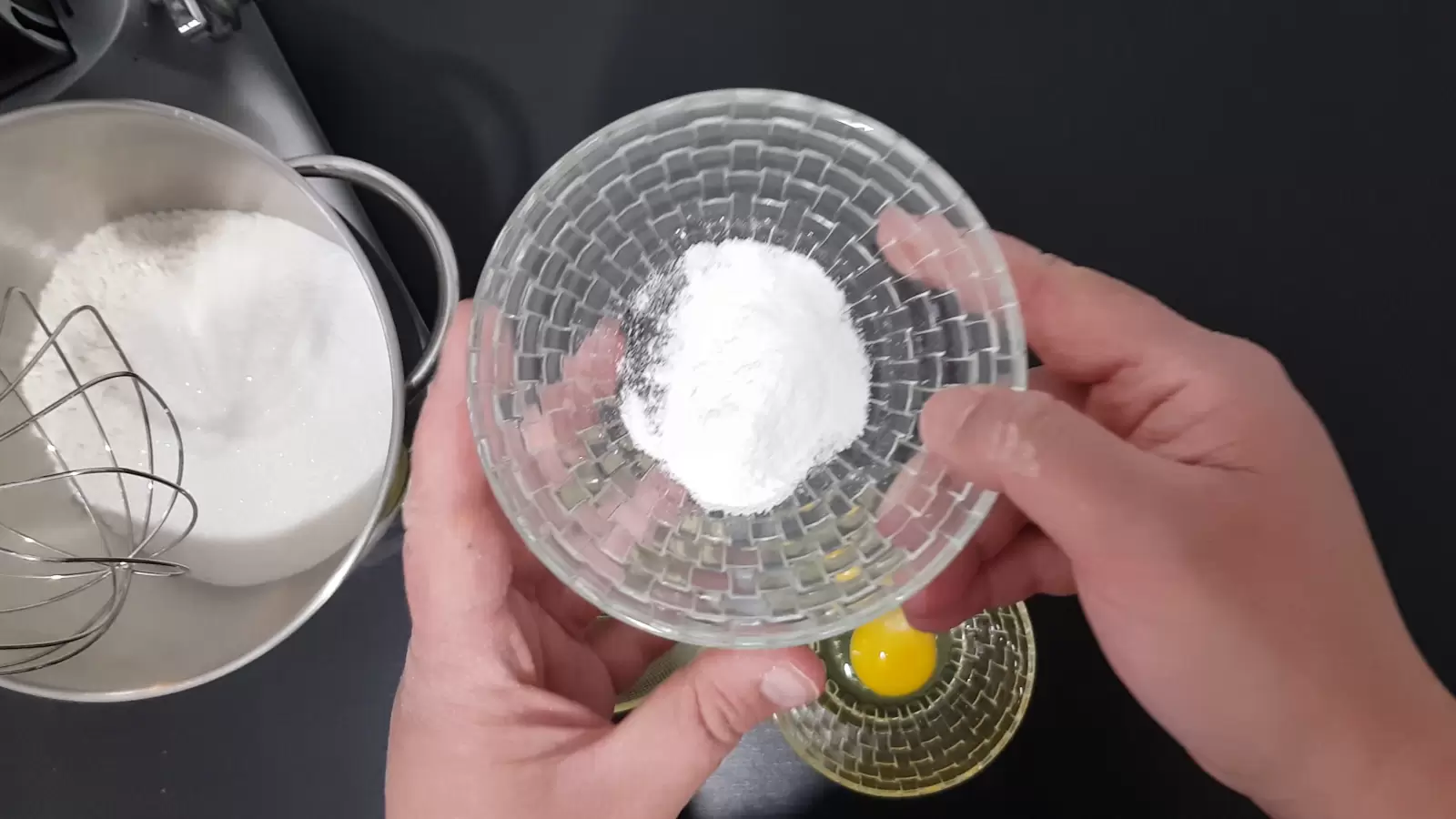 Bowl with baking powder, mixer with flour and sugar, bowl with egg