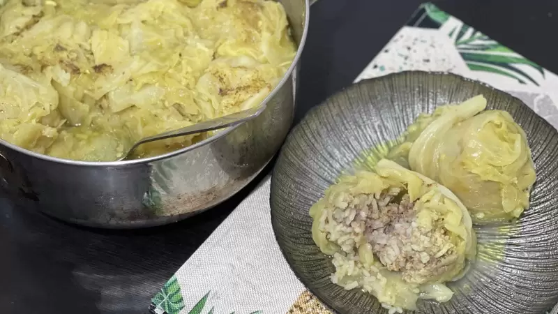 stuffed cabbage with beef and rice